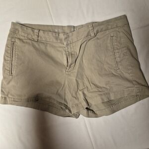 a.n.a Women’s Twill Shorts Size 14 | Mid-Rise Khaki Chino Shorts | Classic Tan